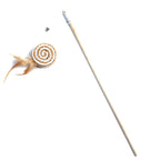 Jouet intelligent baguette bois et plumes naturelles pour chat Maison Chatelier